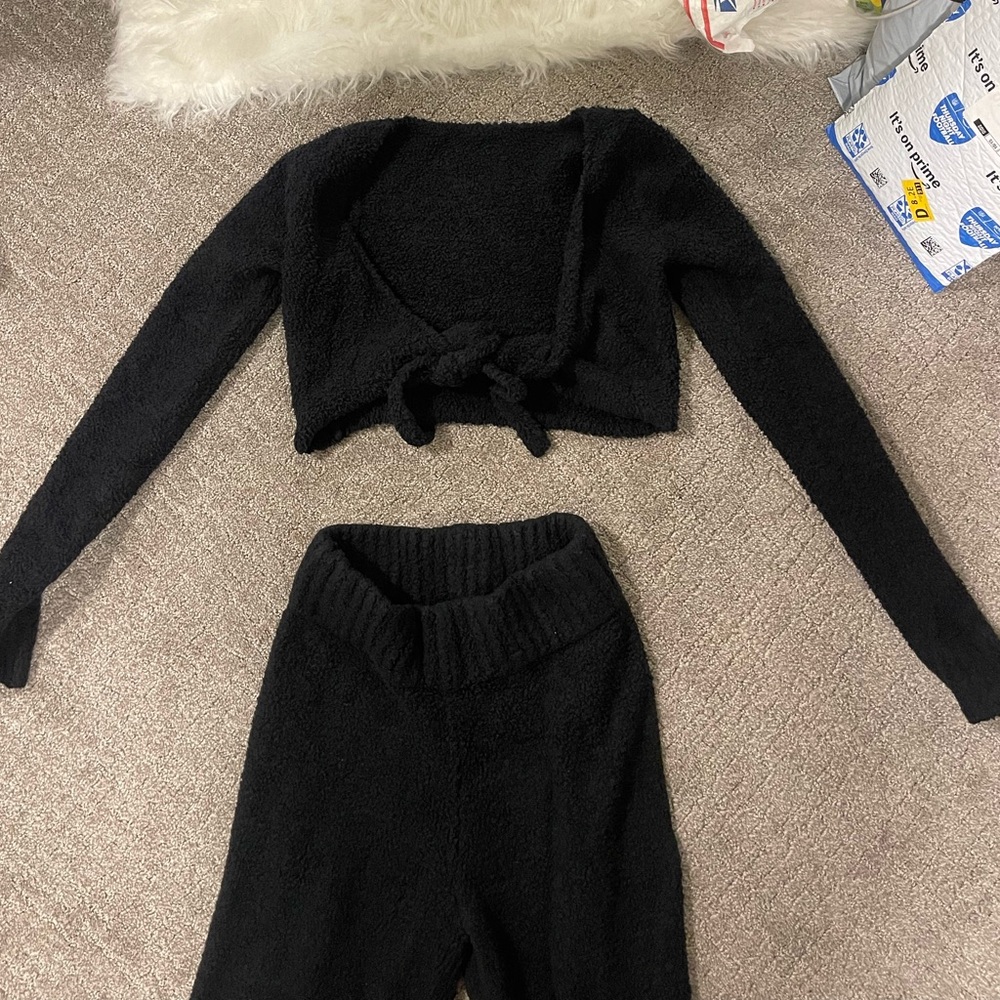 Skims black lounge set